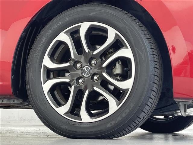 デミオ XDツーリング 禁煙車/純正ナビ/クルーズコントロール/LEDヘッドライト/オートライト/ETC/パドルシフト/ヘッドアップディスプレイ/純正マット/ドアバイザー/プッシュスタート/スマートキー/ステアリングスイッチ(26枚目)