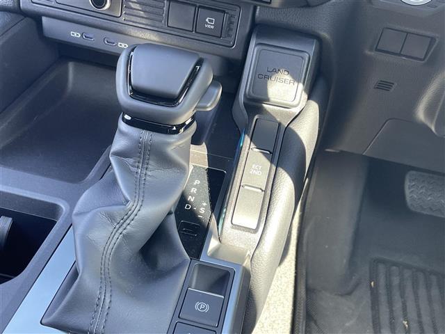 ランドクルーザー250 VX 純正12.3インチナビ/パノラミックビューモニター/サンルーフ/デジタルインナーミラー/純正トレーラーヒッチ/前後ドライブレコーダー/パワーバックドア/レーダークルーズコントロール/純正アルミホイール(20枚目)