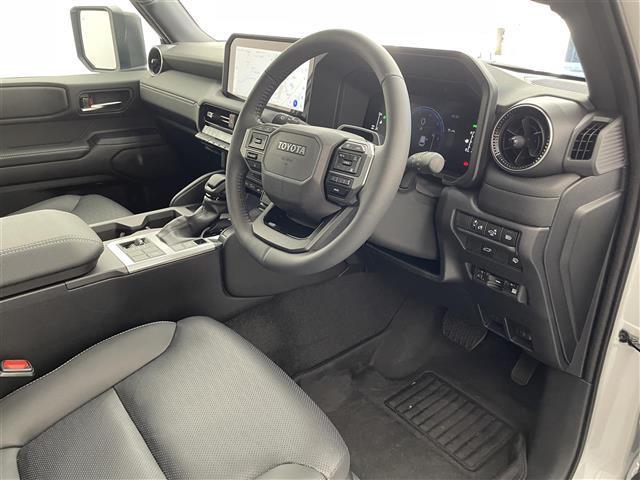 ランドクルーザー250 VX 純正12.3インチナビ/パノラミックビューモニター/サンルーフ/デジタルインナーミラー/純正トレーラーヒッチ/前後ドライブレコーダー/パワーバックドア/レーダークルーズコントロール/純正アルミホイール(21枚目)