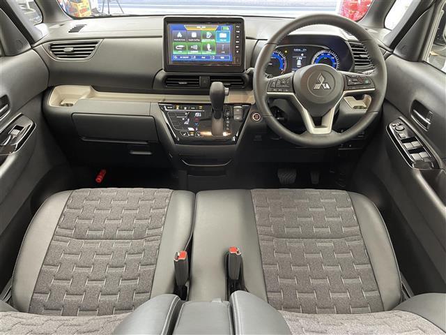 デリカミニ Ｔ　プレミアム　届出済未使用車／純正９型ディスプレイオーディオ／両側パワースライドドア／ハーフレザーシート／全方位カメラ／ＭＩ－ＰＩＬＯＴ／クリアランスソナー／レーンキープアシスト／ＬＥＤ／オートハイビーム（4枚目）