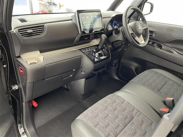 デリカミニ Ｔ　プレミアム　届出済未使用車／純正９型ディスプレイオーディオ／両側パワースライドドア／ハーフレザーシート／全方位カメラ／ＭＩ－ＰＩＬＯＴ／クリアランスソナー／レーンキープアシスト／ＬＥＤ／オートハイビーム（19枚目）