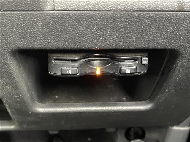 タント カスタムＲＳ　トップエディションＳＡ　禁煙車／純正ナビ／Ｂｌｕｅｔｏｏｔｈ／フルセグＴＶ／バックカメラ／ＥＴＣ／ハーフレザーシート／ＬＥＤライト／両側パワースライドドア／衝突被害軽減システム／ステアリングスイッチ／スマートキー（6枚目）