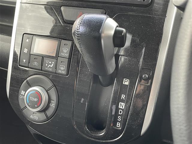 タント カスタムＲＳ　トップエディションＳＡ　禁煙車／純正ナビ／Ｂｌｕｅｔｏｏｔｈ／フルセグＴＶ／バックカメラ／ＥＴＣ／ハーフレザーシート／ＬＥＤライト／両側パワースライドドア／衝突被害軽減システム／ステアリングスイッチ／スマートキー（14枚目）