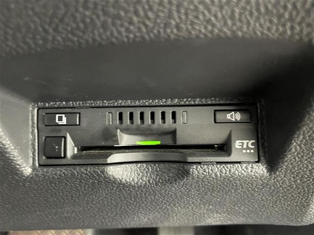 プリウス Ａツーリングセレクション　禁煙車／社外エアロ／ＬＥＤヘッドライト／コーナーセンサー／ブラインドスポットモニター／パーキングアシスト／ドラレコ／追従クルーズコントロール／シートヒーター／バックカメラ／Ｂｌｕｅｔｏｏｔｈ（6枚目）