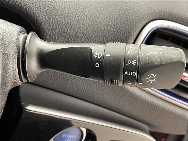 プリウス Ａツーリングセレクション　禁煙車／社外エアロ／ＬＥＤヘッドライト／コーナーセンサー／ブラインドスポットモニター／パーキングアシスト／ドラレコ／追従クルーズコントロール／シートヒーター／バックカメラ／Ｂｌｕｅｔｏｏｔｈ（12枚目）