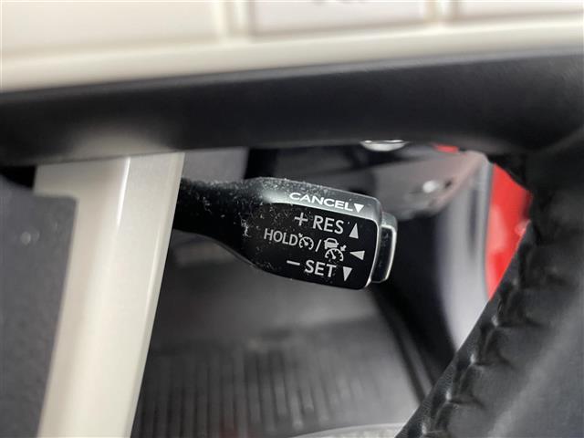 プリウス Ａツーリングセレクション　禁煙車／社外エアロ／ＬＥＤヘッドライト／コーナーセンサー／ブラインドスポットモニター／パーキングアシスト／ドラレコ／追従クルーズコントロール／シートヒーター／バックカメラ／Ｂｌｕｅｔｏｏｔｈ（13枚目）