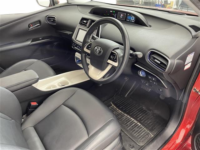 プリウス Ａツーリングセレクション　禁煙車／社外エアロ／ＬＥＤヘッドライト／コーナーセンサー／ブラインドスポットモニター／パーキングアシスト／ドラレコ／追従クルーズコントロール／シートヒーター／バックカメラ／Ｂｌｕｅｔｏｏｔｈ（18枚目）