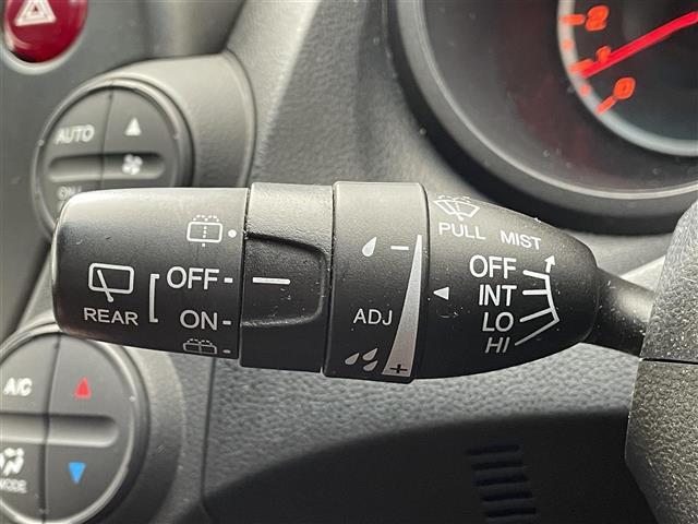 フィット RS ビルトインETC/本革巻きステアリング/パドルシフト/ステアリングスイッチ/ドライブレコーダー/電動格納ミラー/ドアバイザー/リアワイパー/純正フロアマット/純正16インチアルミホイール(8枚目)