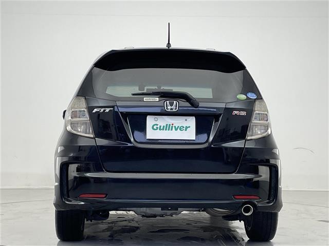 フィット RS ビルトインETC/本革巻きステアリング/パドルシフト/ステアリングスイッチ/ドライブレコーダー/電動格納ミラー/ドアバイザー/リアワイパー/純正フロアマット/純正16インチアルミホイール(24枚目)