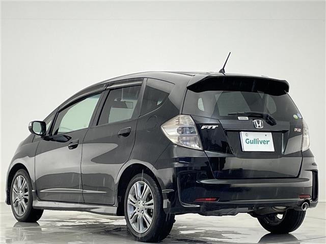 フィット RS ビルトインETC/本革巻きステアリング/パドルシフト/ステアリングスイッチ/ドライブレコーダー/電動格納ミラー/ドアバイザー/リアワイパー/純正フロアマット/純正16インチアルミホイール(25枚目)