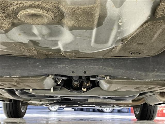 フィット RS ビルトインETC/本革巻きステアリング/パドルシフト/ステアリングスイッチ/ドライブレコーダー/電動格納ミラー/ドアバイザー/リアワイパー/純正フロアマット/純正16インチアルミホイール(31枚目)