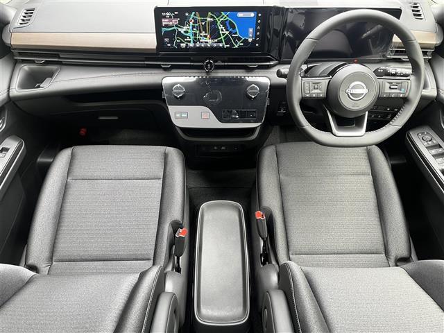 セレナ e-パワー ハイウェイスターV 禁煙車/純正12.3インチナビ/全方位カメラ/デジタルインナーミラー/フリップダウンモニター/両側パワースライドドア/ハーフレザーシート/前後ドラレコ/前後コーナーセンサー/追従クルーズコントロール(2枚目)