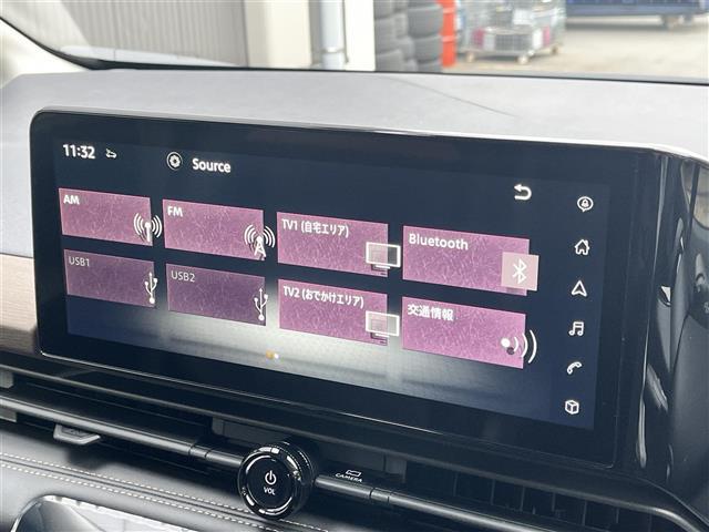 セレナ e-パワー ハイウェイスターV 禁煙車/純正12.3インチナビ/全方位カメラ/デジタルインナーミラー/フリップダウンモニター/両側パワースライドドア/ハーフレザーシート/前後ドラレコ/前後コーナーセンサー/追従クルーズコントロール(4枚目)