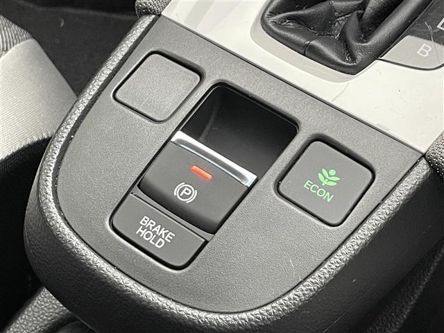 フィット e:HEVクロスター 純正9型ナビ/バックカメラ/前後ドライブレコーダー/クリアランスソナー/追従クルーズコントロール/前後ドライブレコーダー/クリアランスソナー/LEDヘッドライト/オートハイビーム/ETC(18枚目)