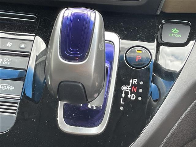 フリードハイブリッド ハイブリッド・Gホンダセンシング 禁煙車/純正SDナビ/バックカメラ/両側パワースライドドア/追従クルーズコントロール/LEDヘッドライト/スマートキー/Bluetooth/CD/DVD/USB/フルセグ/ビルトインETC(15枚目)