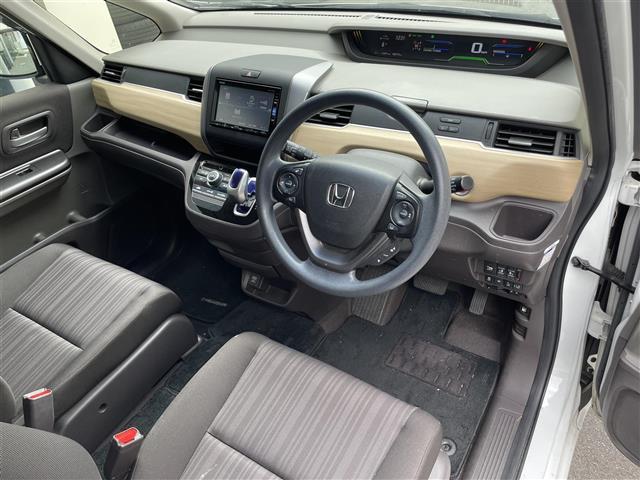 フリードハイブリッド ハイブリッド・Gホンダセンシング 禁煙車/純正SDナビ/バックカメラ/両側パワースライドドア/追従クルーズコントロール/LEDヘッドライト/スマートキー/Bluetooth/CD/DVD/USB/フルセグ/ビルトインETC(16枚目)