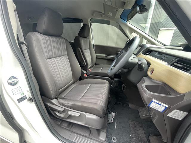 フリードハイブリッド ハイブリッド・Gホンダセンシング 禁煙車/純正SDナビ/バックカメラ/両側パワースライドドア/追従クルーズコントロール/LEDヘッドライト/スマートキー/Bluetooth/CD/DVD/USB/フルセグ/ビルトインETC(17枚目)