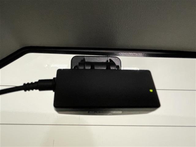 ◆整備工場も併設しております！より近くで車両の状態や修復状況を確認できるよう、安全面に加えて、清潔感や透明性などのデザイン性をしつらえたガラス張りの空間となっているので安心してご利用いただけます！