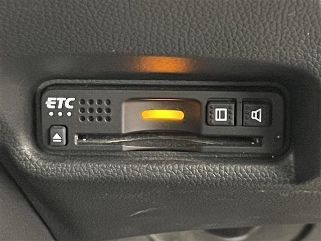 ◆整備工場も併設しております！より近くで車両の状態や修復状況を確認できるよう、安全面に加えて、清潔感や透明性などのデザイン性をしつらえたガラス張りの空間となっているので安心してご利用いただけます！