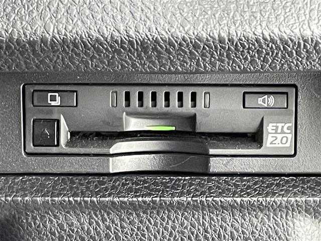 ヴォクシー ハイブリッドZS 煌II 禁煙車/純正10型ナビ/バックカメラ/両側パワースライドドア/クルーズコントロール/クリアランスソナー/レーンディパーチャーアラート/LED/オートマチックハイビーム/シートヒーター/ETC2.0(6枚目)