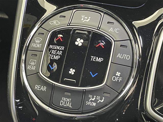 ヴォクシー ハイブリッドZS 煌II 禁煙車/純正10型ナビ/バックカメラ/両側パワースライドドア/クルーズコントロール/クリアランスソナー/レーンディパーチャーアラート/LED/オートマチックハイビーム/シートヒーター/ETC2.0(14枚目)