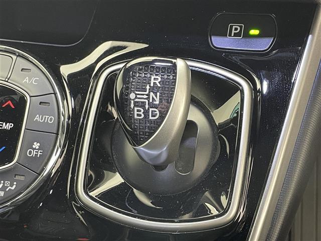 ヴォクシー ハイブリッドZS 煌II 禁煙車/純正10型ナビ/バックカメラ/両側パワースライドドア/クルーズコントロール/クリアランスソナー/レーンディパーチャーアラート/LED/オートマチックハイビーム/シートヒーター/ETC2.0(16枚目)