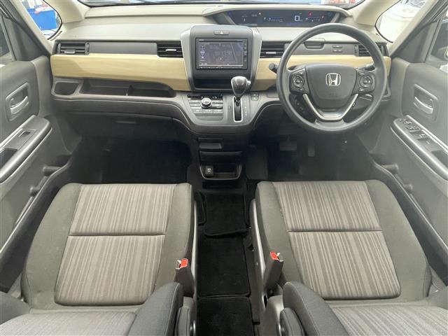 フリード Ｇ・ホンダセンシング　純正ナビ／両側パワースライドドア／バックカメラ／レーンキープアシスト／追従クルーズコントロール／衝突被害軽減／スマートキー／プッシュスタート／純正ビルトインＥＴＣ／ドライブレコーダー（2枚目）