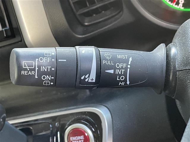 Ｎ－ＢＯＸ Ｇ　ＳＳパッケージ　社外７ナビ／バックカメラ／両側パワースライドドア／ＨＩＤヘッドライト／オートライト／シートヒーター／ビルトインＥＴＣ／プッシュスタート／スマートキー／社外フロアマット（12枚目）