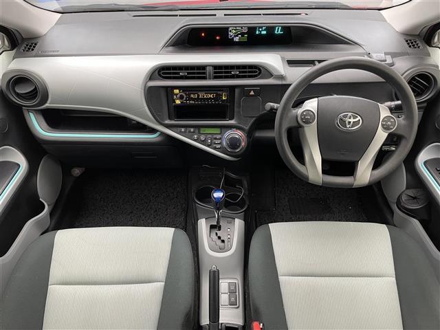 アクア Ｓ　禁煙車／社外オーディオ／ＬＥＤヘッドライト／オートライト／ＥＴＣ／プッシュスタート／スマートキー／ステアリングリモコン／純正フロアマット（4枚目）