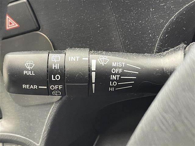 アクア Ｓ　禁煙車／社外オーディオ／ＬＥＤヘッドライト／オートライト／ＥＴＣ／プッシュスタート／スマートキー／ステアリングリモコン／純正フロアマット（11枚目）