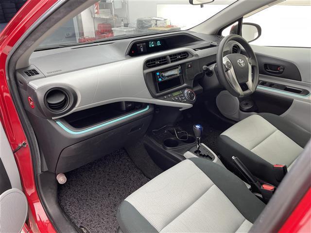 アクア Ｓ　禁煙車／社外オーディオ／ＬＥＤヘッドライト／オートライト／ＥＴＣ／プッシュスタート／スマートキー／ステアリングリモコン／純正フロアマット（18枚目）