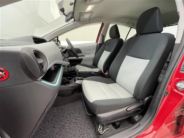 アクア Ｓ　禁煙車／社外オーディオ／ＬＥＤヘッドライト／オートライト／ＥＴＣ／プッシュスタート／スマートキー／ステアリングリモコン／純正フロアマット（19枚目）