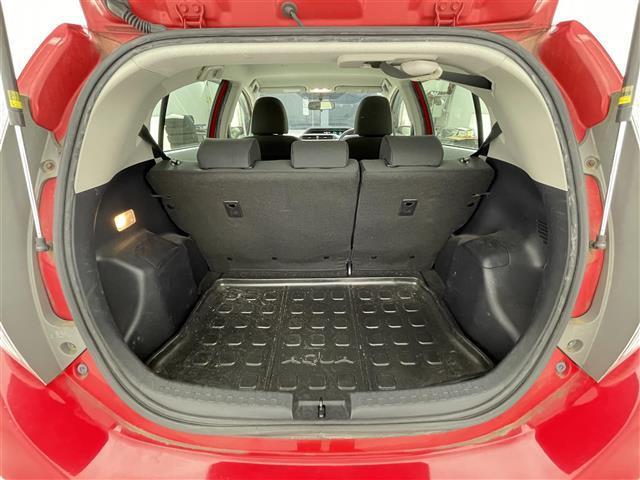 アクア Ｓ　禁煙車／社外オーディオ／ＬＥＤヘッドライト／オートライト／ＥＴＣ／プッシュスタート／スマートキー／ステアリングリモコン／純正フロアマット（22枚目）