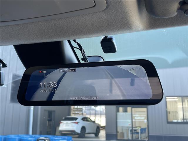 ◆整備工場も併設しております！より近くで車両の状態や修復状況を確認できるよう、安全面に加えて、清潔感や透明性などのデザイン性をしつらえたガラス張りの空間となっているので安心してご利用いただけます！