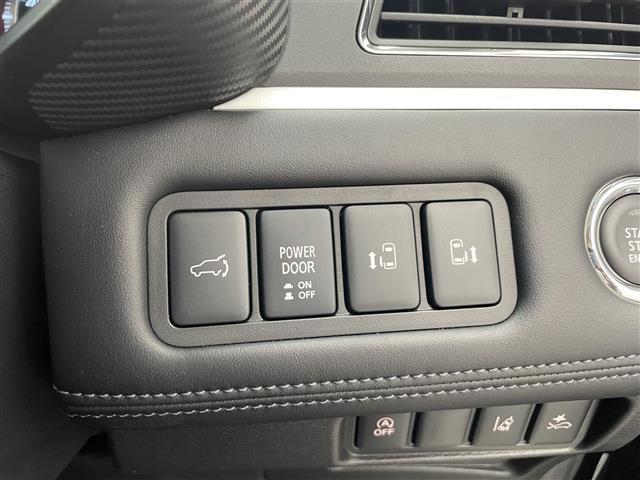 デリカＤ：５ ブラックエディション　登録済未使用車／全方位カメラ／両側パワースライドドア／レザーシート／追従クルーズコントロール／ブラインドスポットモニタリング／ＬＥＤ／オートハイビーム／Ｄ席パワーシート／シートヒーター／ＡＣ１００Ｖ（10枚目）