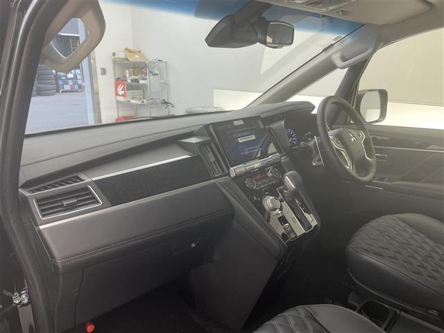 デリカＤ：５ ブラックエディション　登録済未使用車／全方位カメラ／両側パワースライドドア／レザーシート／追従クルーズコントロール／ブラインドスポットモニタリング／ＬＥＤ／オートハイビーム／Ｄ席パワーシート／シートヒーター／ＡＣ１００Ｖ（24枚目）