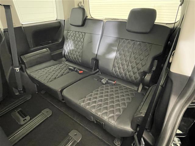 デリカＤ：５ ブラックエディション　登録済未使用車／全方位カメラ／両側パワースライドドア／レザーシート／追従クルーズコントロール／ブラインドスポットモニタリング／ＬＥＤ／オートハイビーム／Ｄ席パワーシート／シートヒーター／ＡＣ１００Ｖ（28枚目）