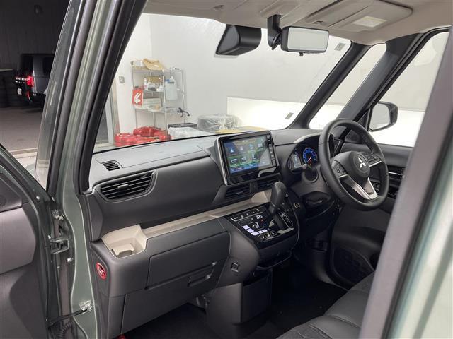 デリカミニ Ｔ　プレミアム　届出済未使用車／純正９型ディスプレイオーディオ／両側パワースライドドア／全方位カメラ／ハーフレザー／ＭＩ－ＰＩＬＯＴ／クリアランスソナー／ＬＥＤ／オートハイビーム／シートヒーター／ルーフレール（19枚目）