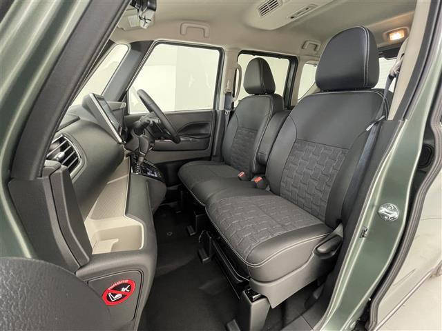 デリカミニ Ｔ　プレミアム　届出済未使用車／純正９型ディスプレイオーディオ／両側パワースライドドア／全方位カメラ／ハーフレザー／ＭＩ－ＰＩＬＯＴ／クリアランスソナー／ＬＥＤ／オートハイビーム／シートヒーター／ルーフレール（20枚目）