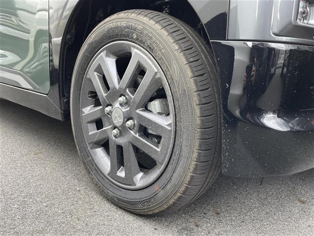 デリカミニ Ｔ　プレミアム　届出済未使用車／純正９型ディスプレイオーディオ／両側パワースライドドア／全方位カメラ／ハーフレザー／ＭＩ－ＰＩＬＯＴ／クリアランスソナー／ＬＥＤ／オートハイビーム／シートヒーター／ルーフレール（26枚目）