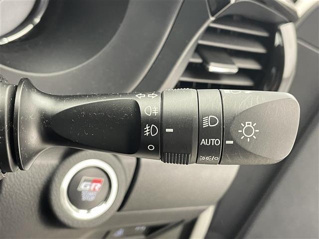 ハイラックス Ｚ　ＧＲスポーツ　禁煙車／純正８型ナビ／バックカメラ／ハーフレザーシート／レーダークルーズコントロール／クリアランスソナー／ヒルディセントコントロール／リアデフロック／ＬＥＤ／オートライト／ＥＴＣ／ドライブレコーダー（15枚目）