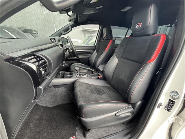 ハイラックス Ｚ　ＧＲスポーツ　禁煙車／純正８型ナビ／バックカメラ／ハーフレザーシート／レーダークルーズコントロール／クリアランスソナー／ヒルディセントコントロール／リアデフロック／ＬＥＤ／オートライト／ＥＴＣ／ドライブレコーダー（23枚目）