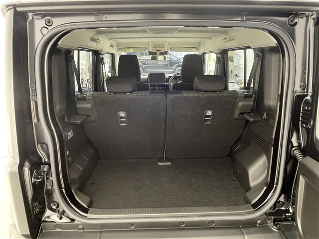 ジムニーノマド ＦＣ　禁煙車／追従クルーズコントロール／リアソナー／衝突軽減ブレーキ／ＬＥＤヘッドライト／オートマチックハイビーム／ヒルディセントコントロール／シートヒーター／純正フロアマット／プッシュスタート（20枚目）