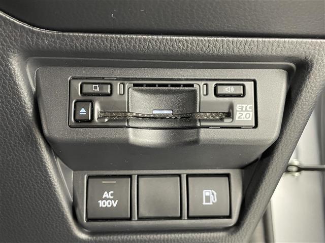 プリウス Ｘ　禁煙車／純正７型ナビ／バックカメラ／追従クルーズコントロール／レーントレーシングアシスト／ＬＥＤ／オートマチックハイビーム／クリアランスソナー／ブラインドスポットモニター／ドラレコ／ＥＴＣ２．０（8枚目）