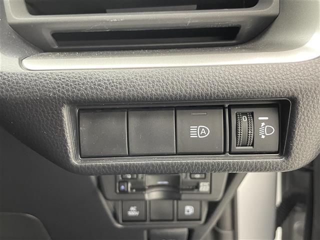 プリウス Ｘ　禁煙車／純正７型ナビ／バックカメラ／追従クルーズコントロール／レーントレーシングアシスト／ＬＥＤ／オートマチックハイビーム／クリアランスソナー／ブラインドスポットモニター／ドラレコ／ＥＴＣ２．０（10枚目）