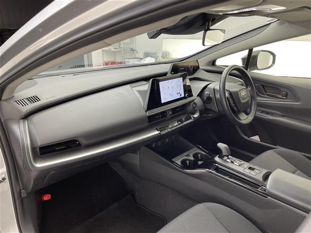 プリウス Ｘ　禁煙車／純正７型ナビ／バックカメラ／追従クルーズコントロール／レーントレーシングアシスト／ＬＥＤ／オートマチックハイビーム／クリアランスソナー／ブラインドスポットモニター／ドラレコ／ＥＴＣ２．０（23枚目）