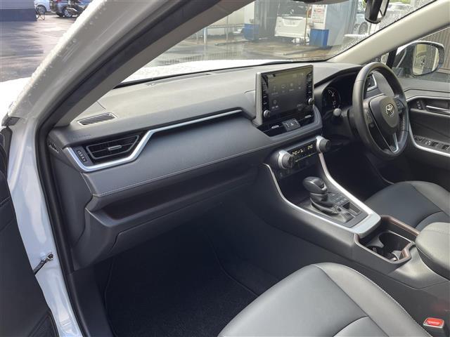 ＲＡＶ４ Ｇ　禁煙車／純正９型ディスプレイオーディオ／全方位カメラ／追従クルーズコントロール／クリアランスソナー／パワーシート／シートヒーター／ＬＥＤヘッドライト／オートマチックハイビーム／ドライブレコーダー（18枚目）