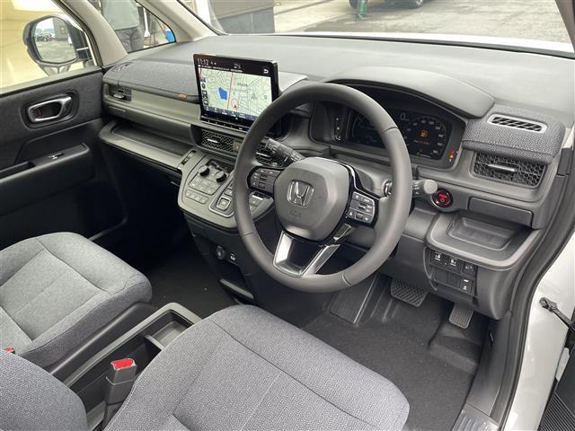 ステップワゴン e:HEVエアー EX 純正11.4型ナビ/両側パワースライドドア/バックカメラ/追従クルーズコントロール/ホンダセンシング/シートヒーター/前後ソナー/電動パーキングブレーキ/BSM/パワーバックドア/オートハイビーム(19枚目)