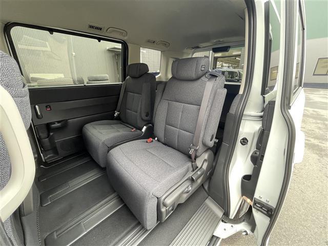 ステップワゴン e:HEVエアー EX 純正11.4型ナビ/両側パワースライドドア/バックカメラ/追従クルーズコントロール/ホンダセンシング/シートヒーター/前後ソナー/電動パーキングブレーキ/BSM/パワーバックドア/オートハイビーム(24枚目)