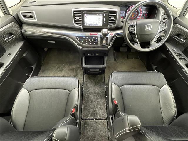 オデッセイ アブソルート・ＥＸ　禁煙車／純正ナビ／両側パワースライドドア／ハーフレザーシート／バックカメラ／ブラインドスポットインフォメーション／ＬＥＤヘッドライト／オートライト／２列目オットマン／純正フロアマット／ＥＴＣ（4枚目）